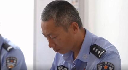 亚克西警官唐飞：行走在“死亡之海”的“全国最美基层民警”